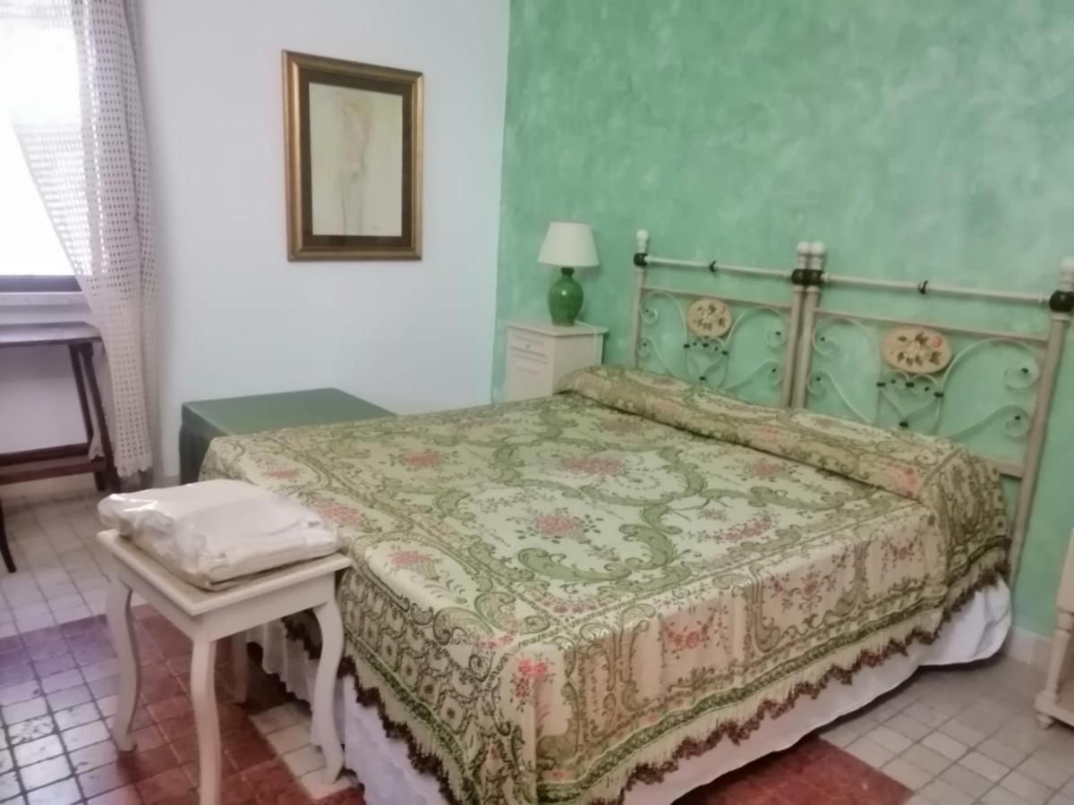 Bed and Breakfast Anticadimora Dei Pepe Salve Exterior foto