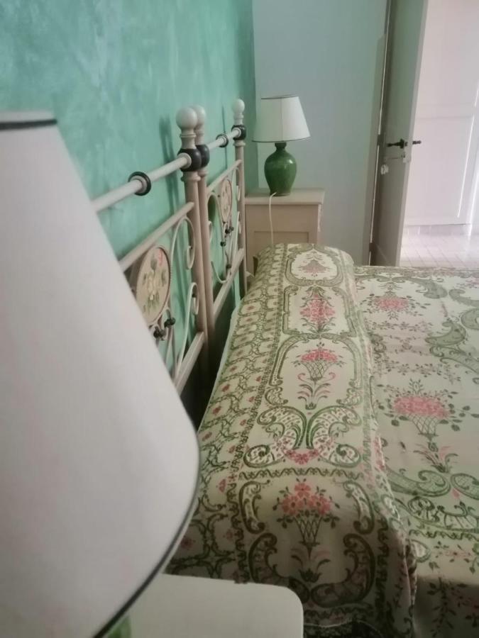 Bed and Breakfast Anticadimora Dei Pepe Salve Exterior foto