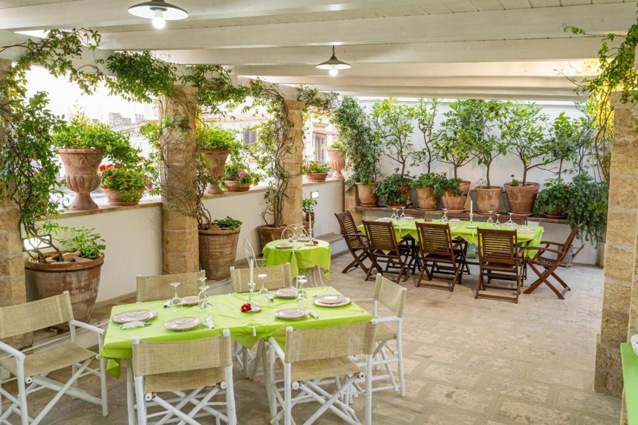 Bed and Breakfast Anticadimora Dei Pepe Salve Exterior foto