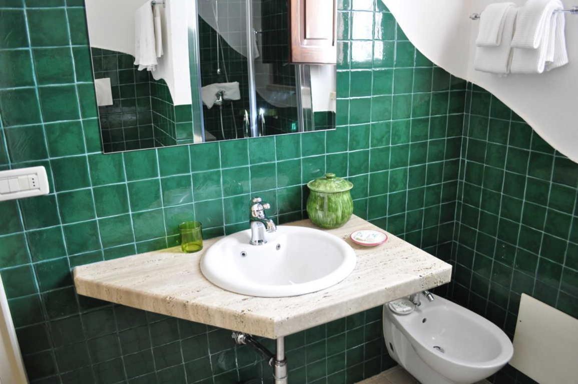 Bed and Breakfast Anticadimora Dei Pepe Salve Exterior foto
