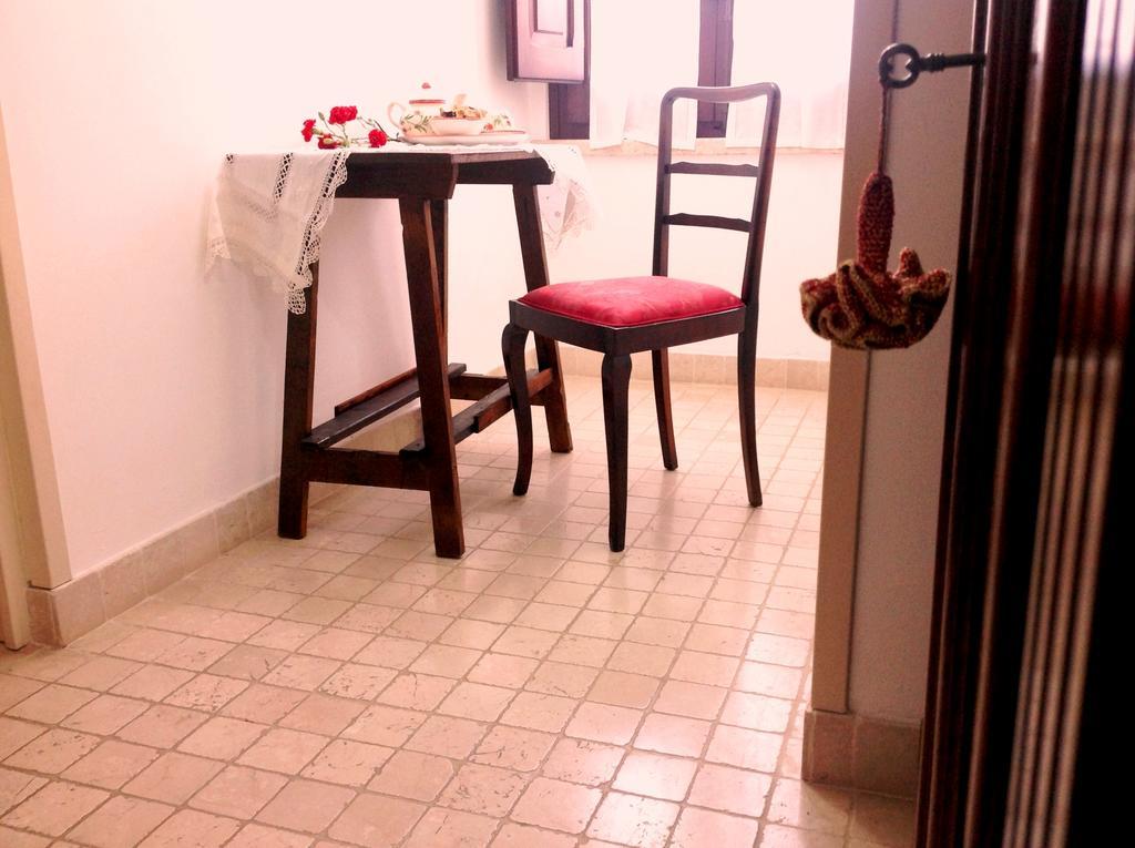 Bed and Breakfast Anticadimora Dei Pepe Salve Exterior foto