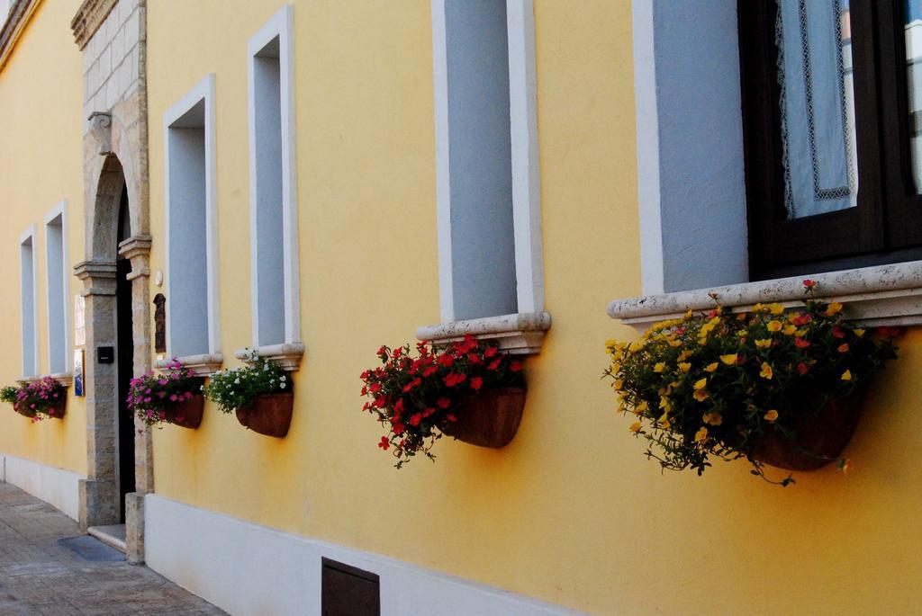 Bed and Breakfast Anticadimora Dei Pepe Salve Exterior foto