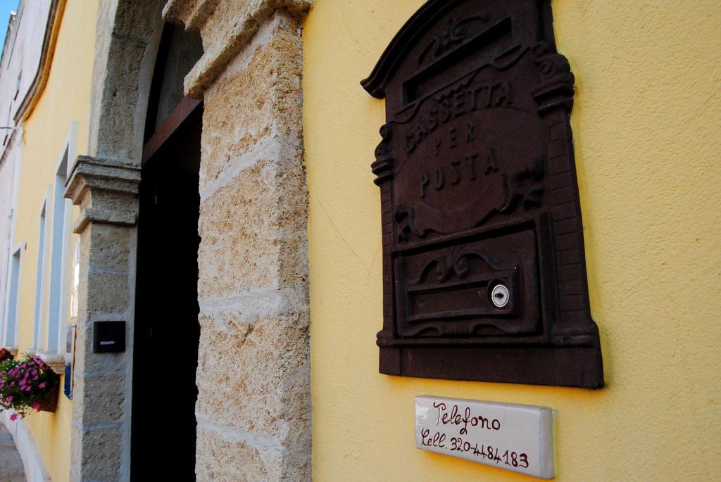 Bed and Breakfast Anticadimora Dei Pepe Salve Exterior foto
