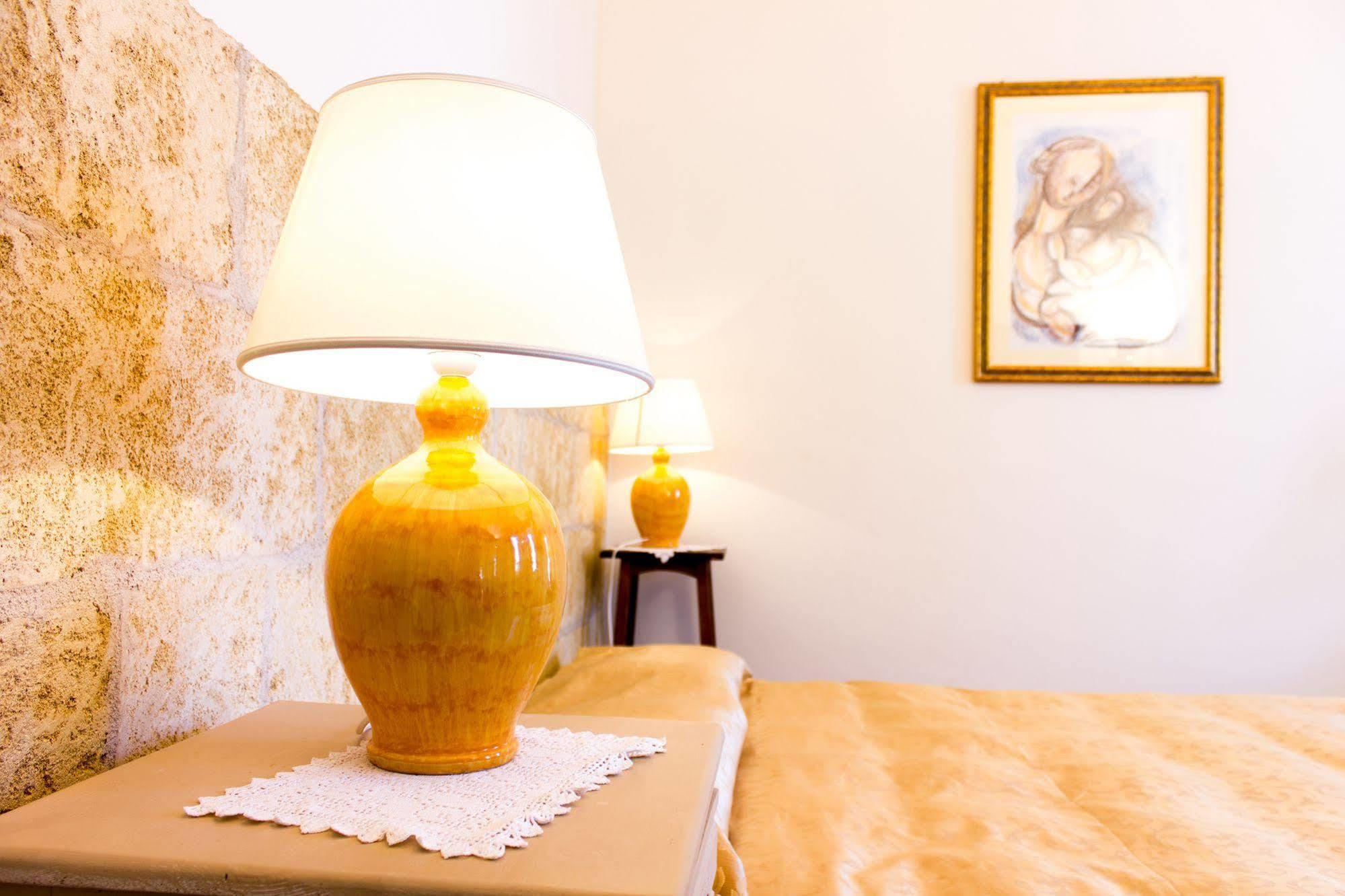 Bed and Breakfast Anticadimora Dei Pepe Salve Exterior foto